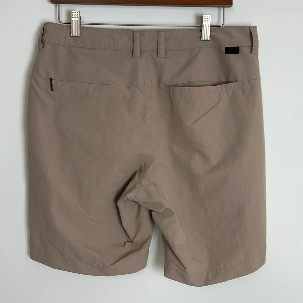 The North Face Tan Flat Front Shorts Versatile Style size 34 inseam 9 inches